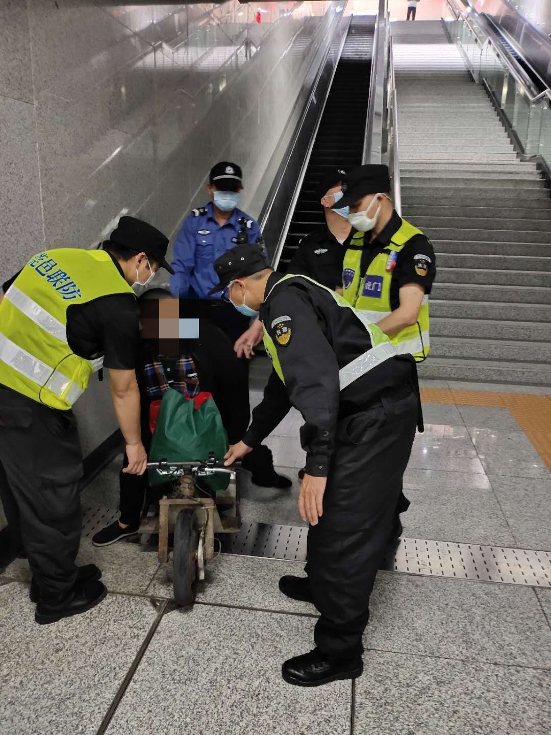 深圳鐵路公安頻繁出警,本月以來幫助200餘旅客解決身