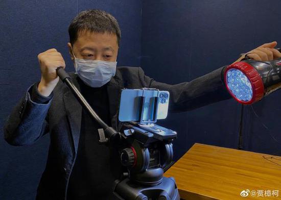 贾樟柯开拍疫情短片 以“限制”为主题在家中完成