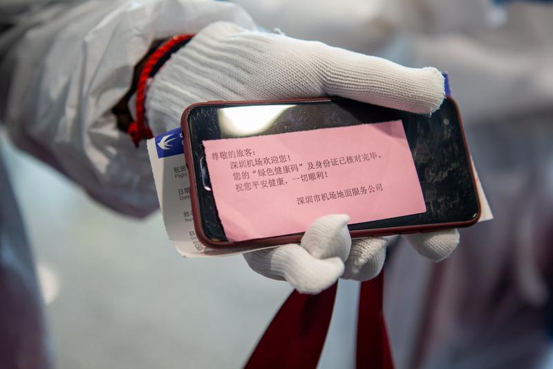 欢迎回家！武汉复航首批旅客平安抵达深圳