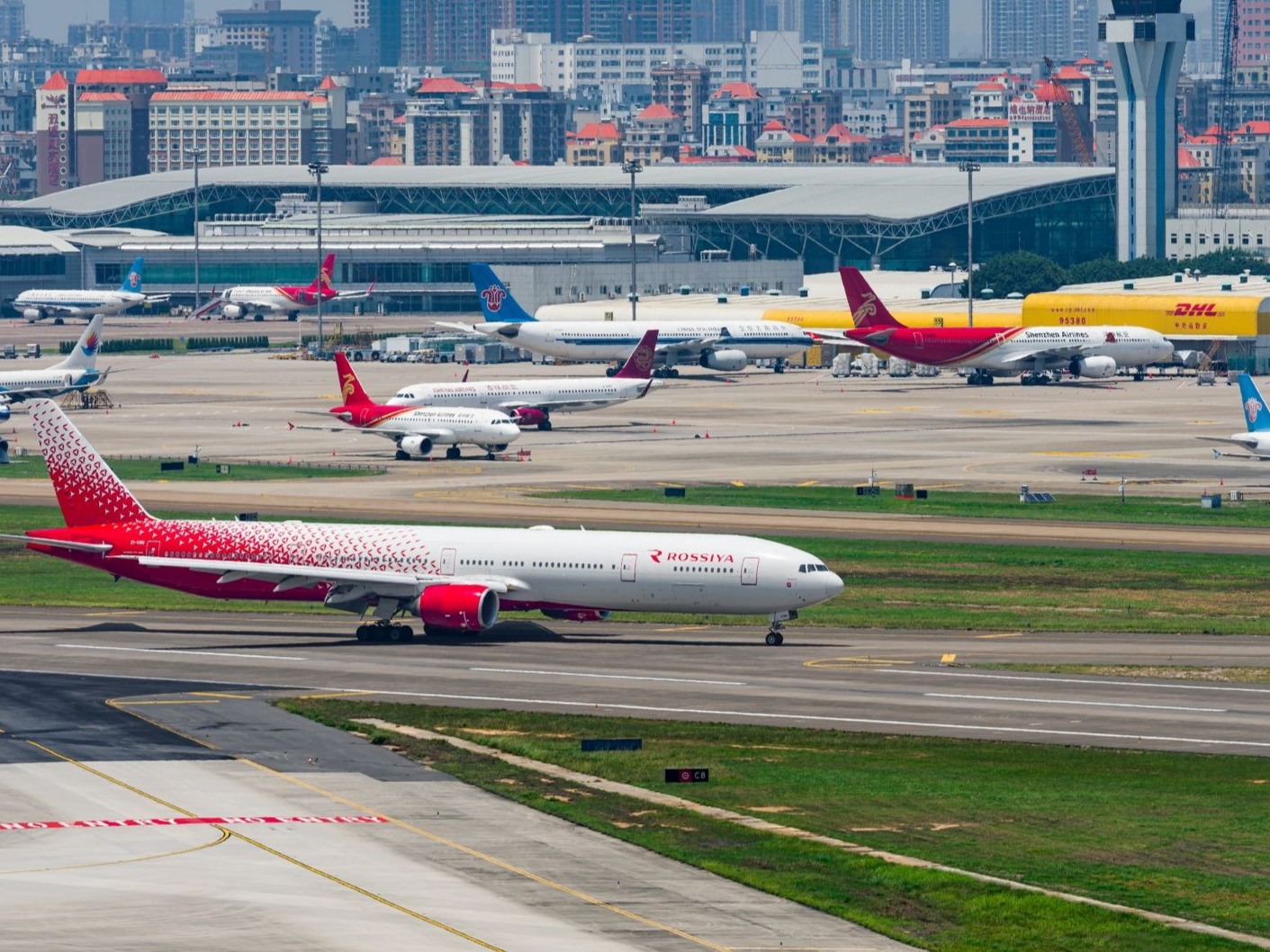 深圳空管站首次保障加勒比国家防疫物资运输