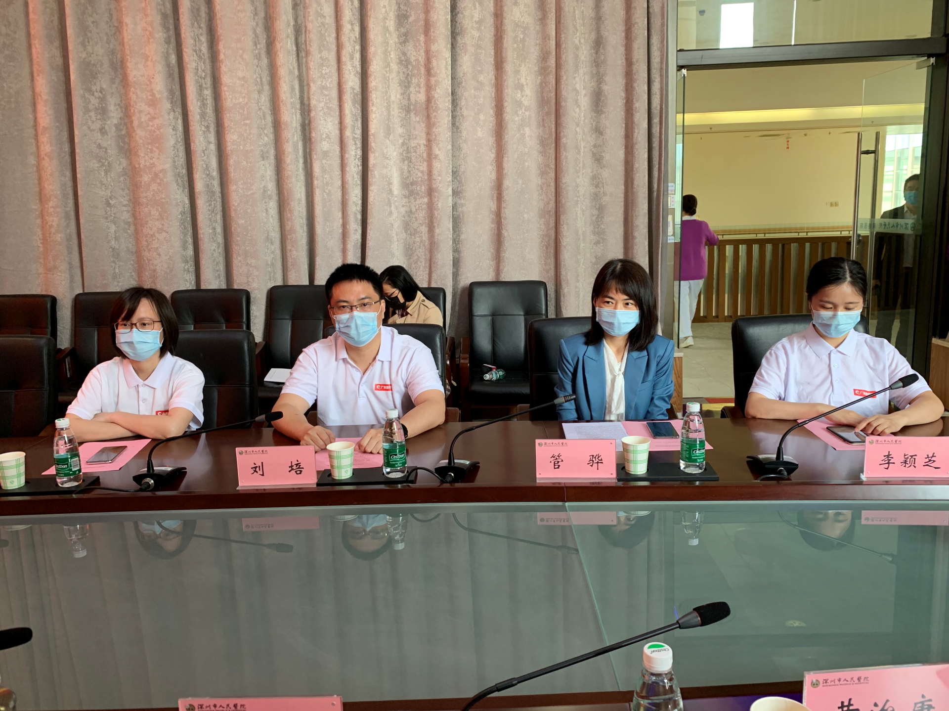  白衣执甲，战疫武汉！来听深圳援鄂英雄的火线故事