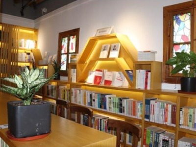分享阅读时光 坪山城市书房·大万明新学馆开展庆祝周年活动