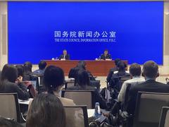 一季度中国进出口总值同比下降6.4%，贸易顺差减少80.6%。