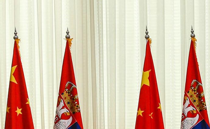 习近平同塞尔维亚总统武契奇通电话