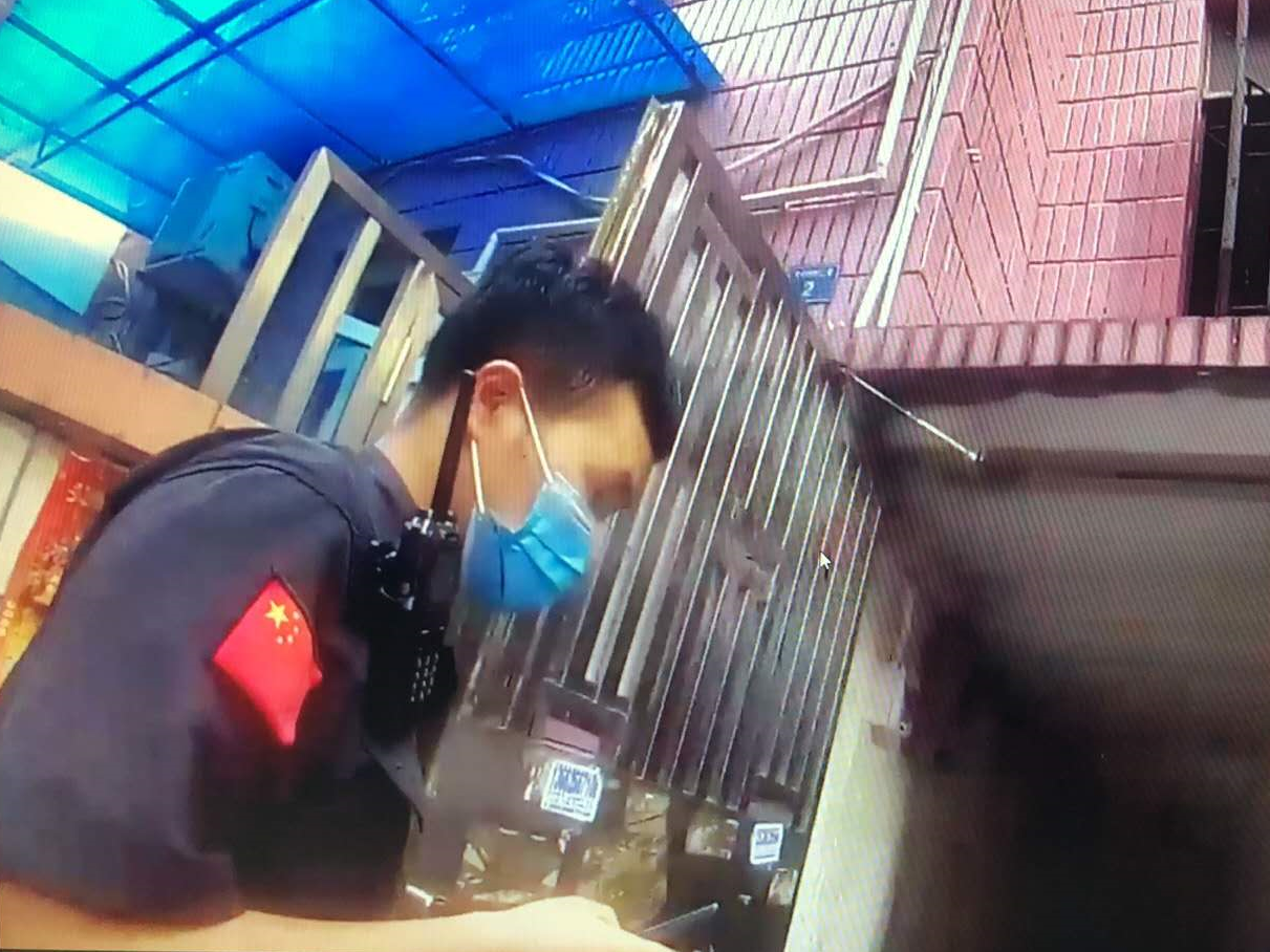 一个无法联系上的报警人 龙岗警方挽救一名酒精中毒男子