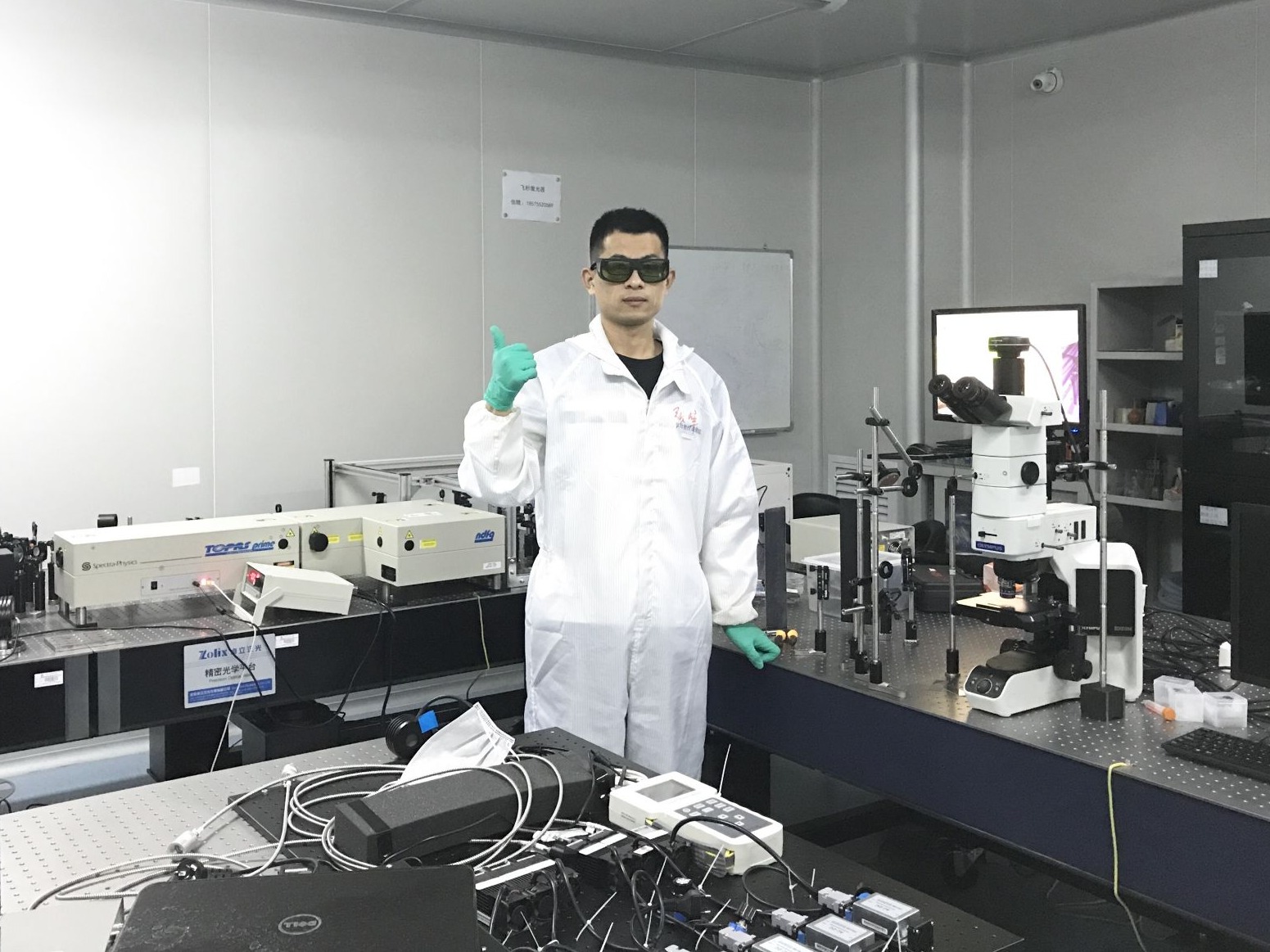 科研成果突出 深大在读博士生张峰荣获王大珩光学奖