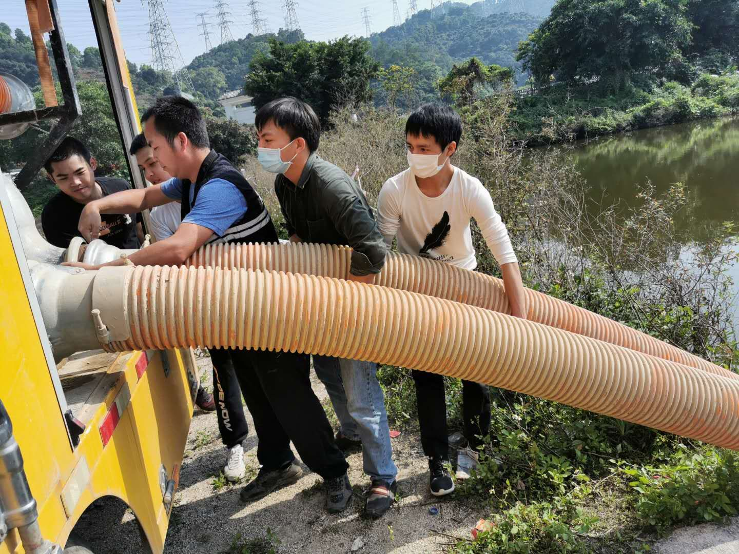 凤凰街道立足防大汛  开展“三防”抢险队伍实操培训