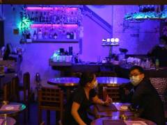 香港下午关闭所有酒吧，清明扫墓也不能超4人
