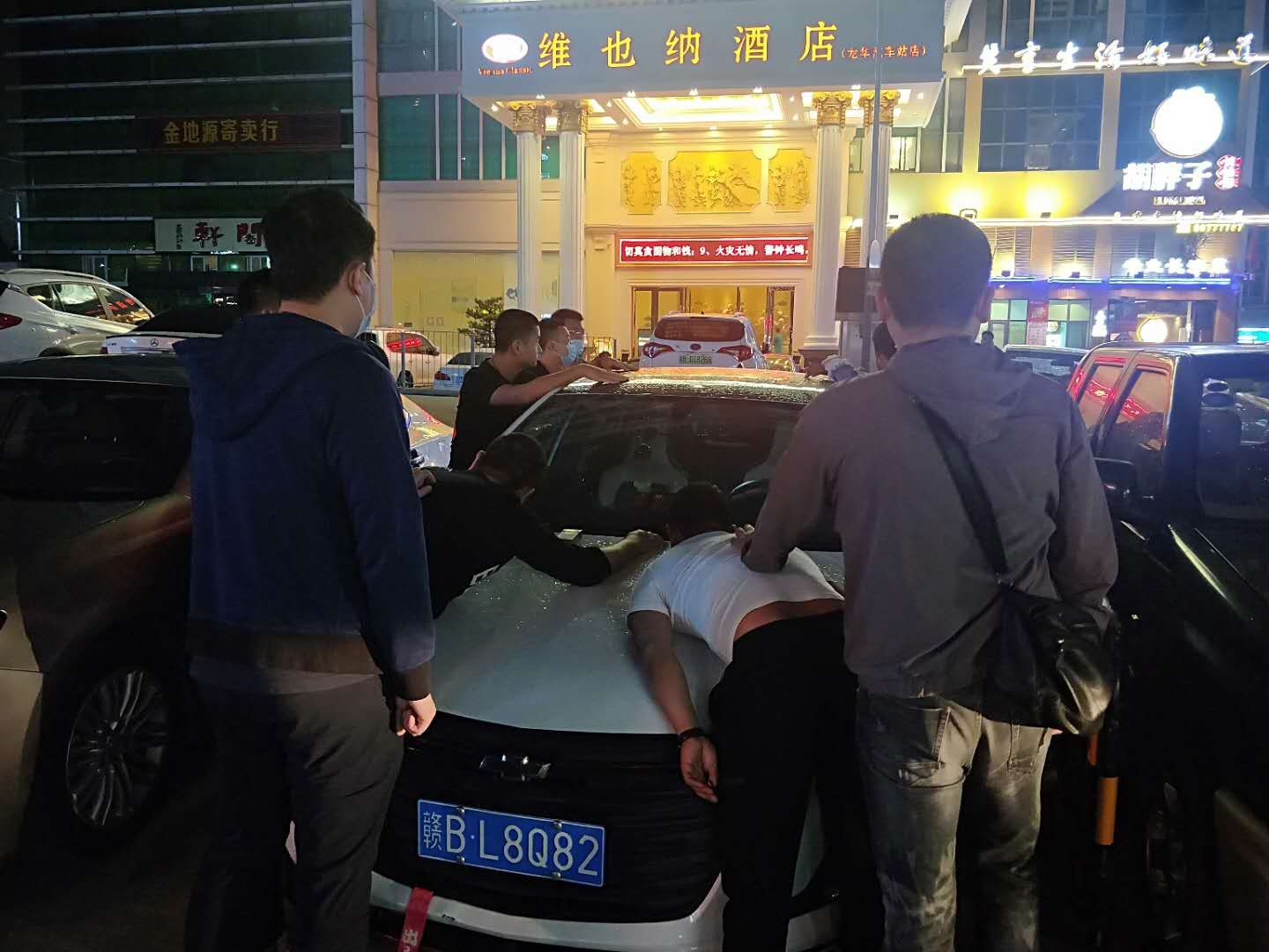 境外来电却显示本地号码！  一GOIP窝点被龙华公安捣毁