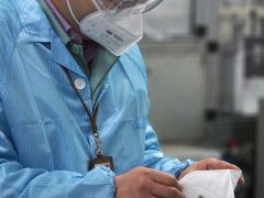 频频变脸，美国为何改口接受中国标准口罩？