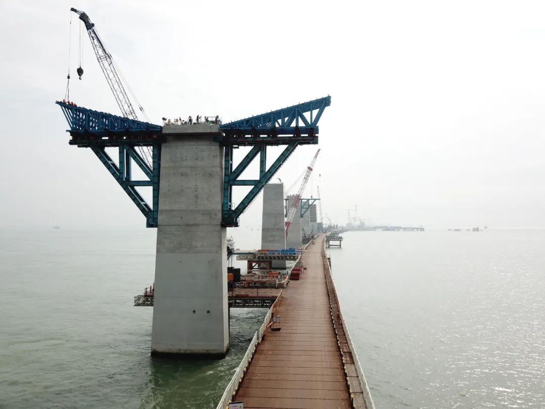 八千人奋战超级工程深中通道，海底隧道比港珠澳大桥更长更宽
