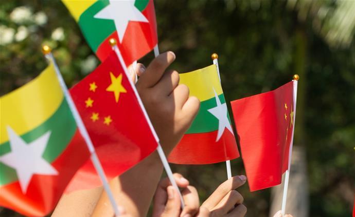习近平同缅甸总统温敏通电话