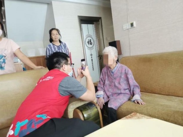 贴心服务6400余名长者，龙城街道积极推进颐年卡办理工作