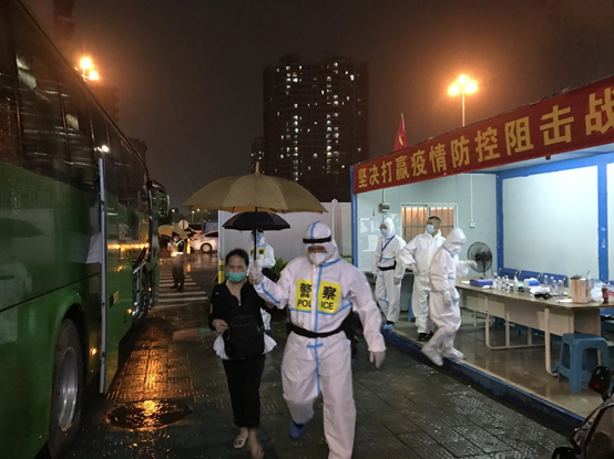公明集中隔离点收到2封隔离人员感谢信