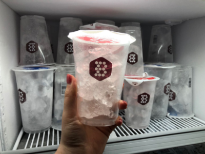 夏季冷饮畅销，消费者应注意商家自制冰块卫生