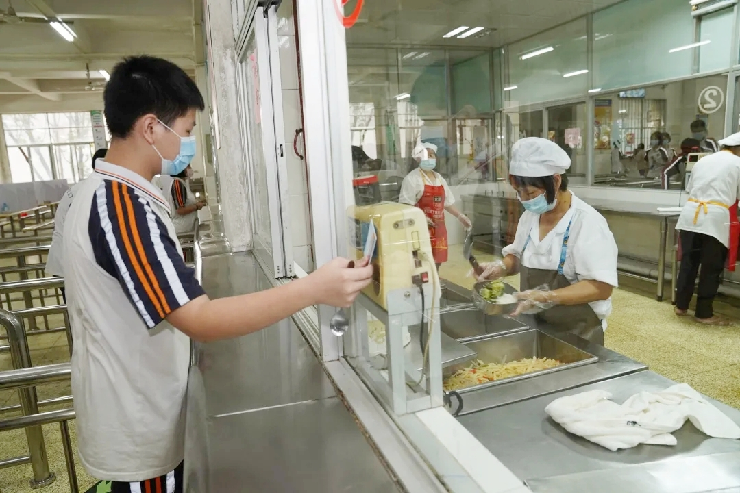 复学后的东莞学校菜谱：午餐四菜一汤