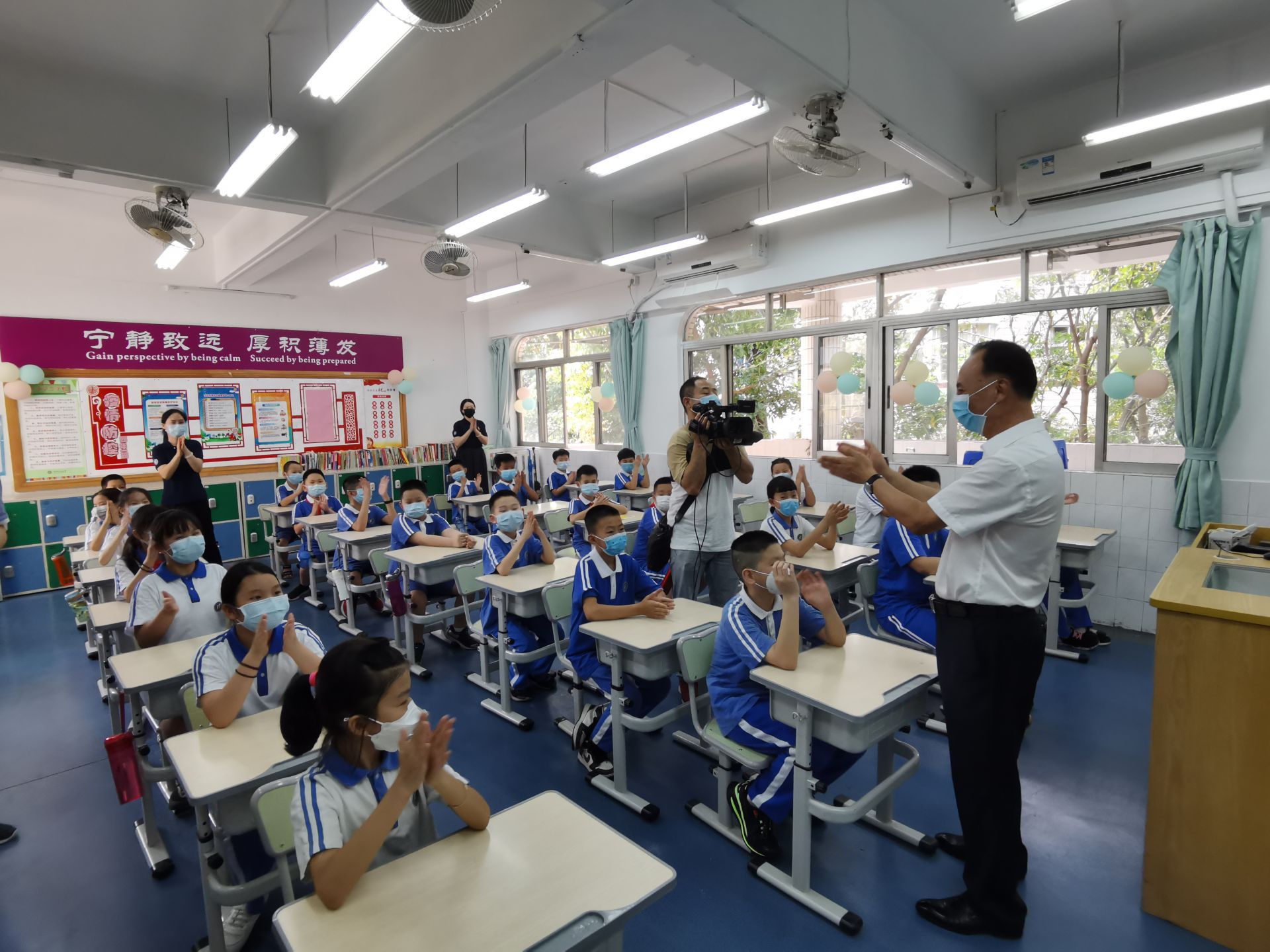 夏至叶成帷，莘莘学子归 ---深圳市石岩公学第二批学生返校