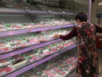 深圳肉蛋价格持续回落  市民“菜篮子”变轻了