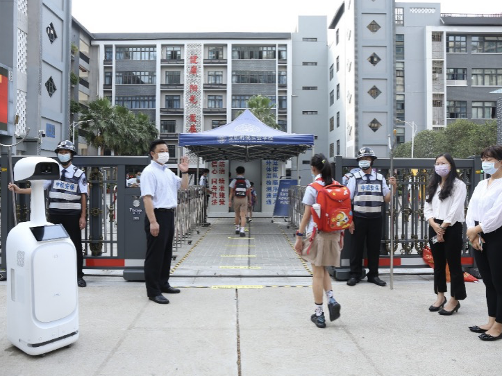 深圳明德学校有了新“校工”，顺利迎来第二批学生返校