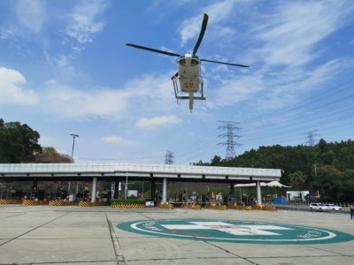 惠盐高速上演空中救援，急救飞机10分钟将患者送至医院