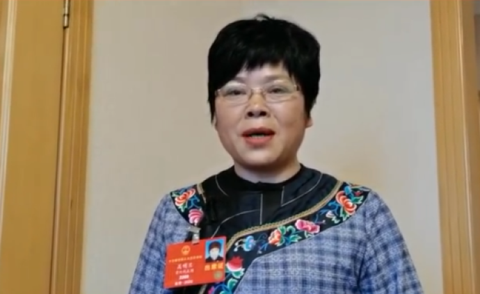 吴明兰代表：法律要对未成年犯罪人犯罪记录封存效力加以明确