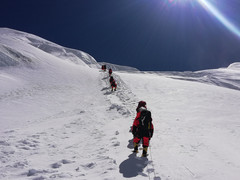 平安！珠峰测量登山队队员到达海拔7028米的北坳营地