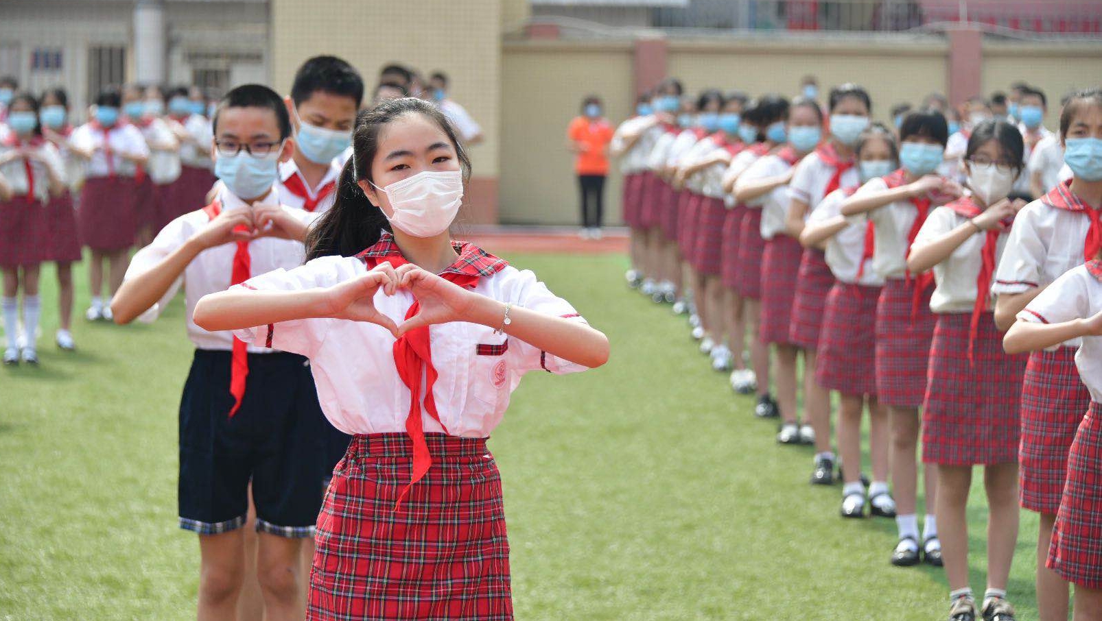 手语操、透气课，扇子舞…复学首日这些课真特别