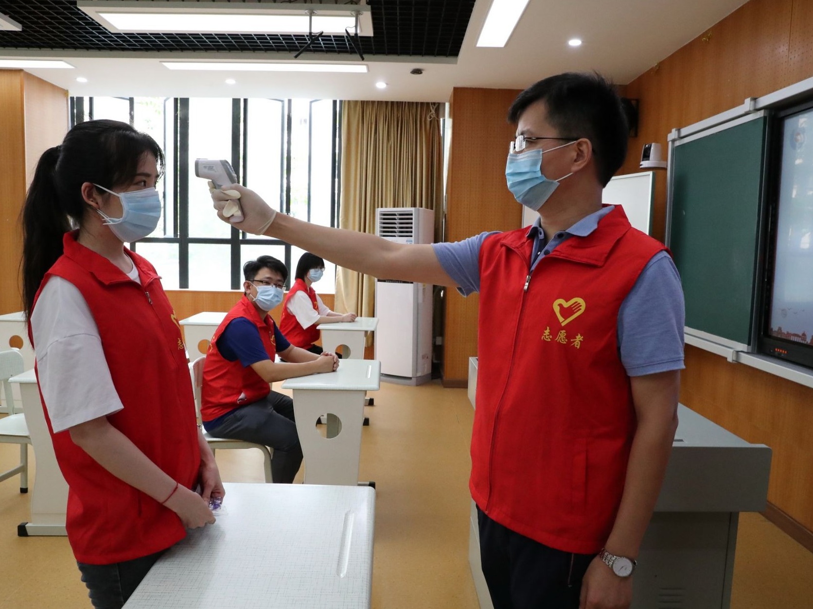 华强职校举行第二次返校模拟演练