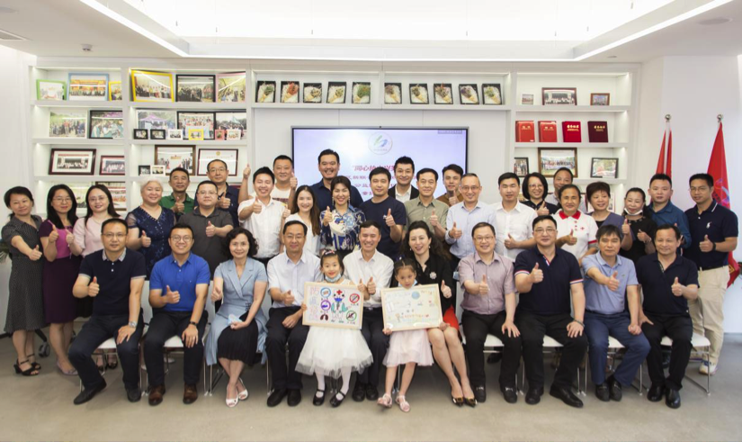 罗湖区新联会公益团授牌！特殊儿童抗疫书画义卖活动演绎“新联心·爱同行”