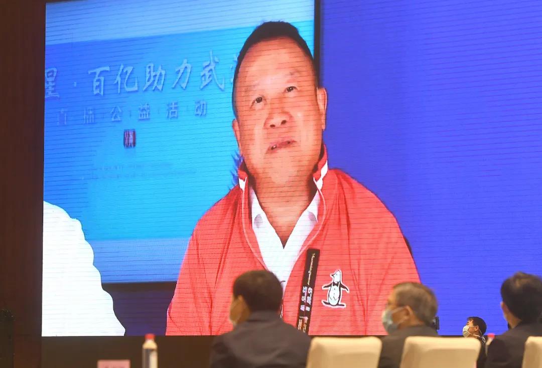 姜昆成龙吴亦凡等百位演艺界名人为武汉公益直播带货
