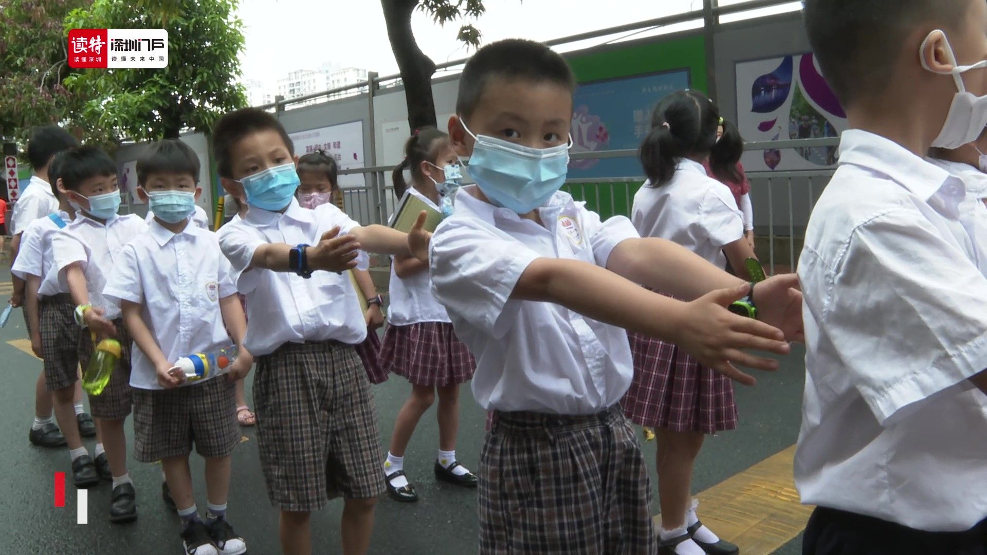 “神兽归笼”！深圳1-3年级学生返校，全市中小学全面复课！