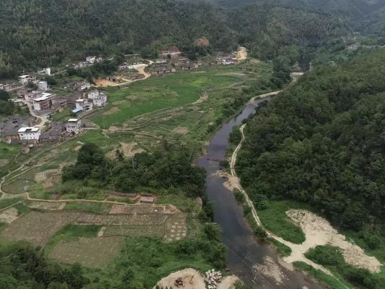 因地制宜精选扶贫项目，河源“养蜂第一村”甜蜜脱贫