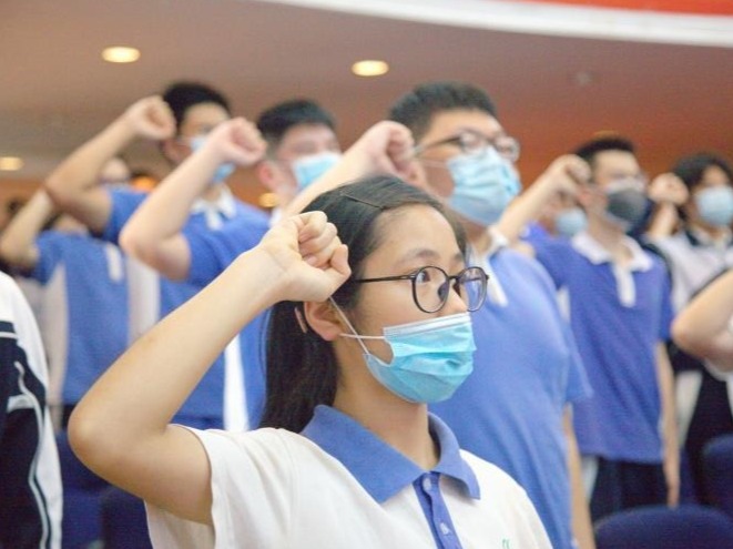 十八立志，放飞青春！翠园学子高考动员冲刺大会激昂宣誓