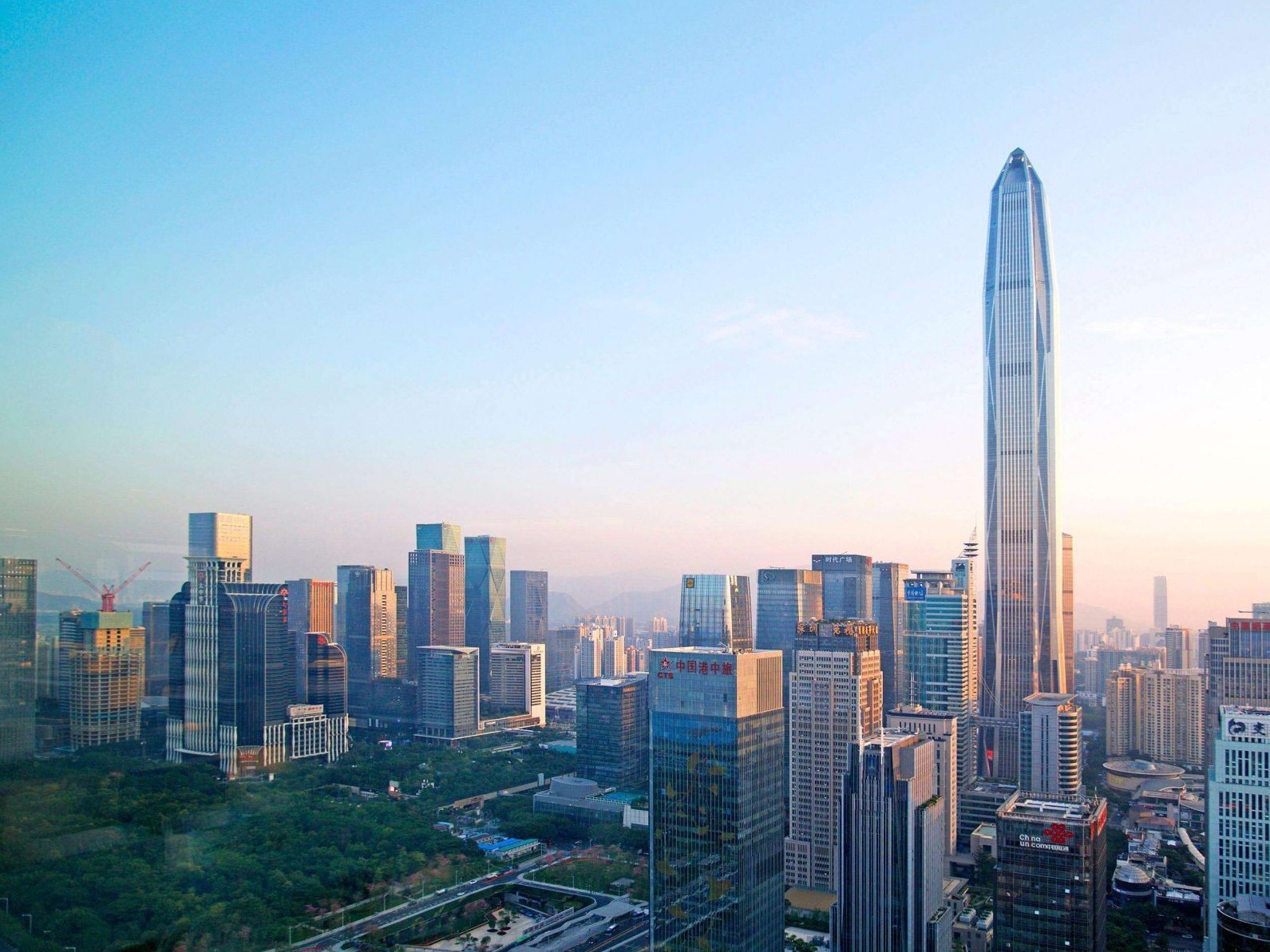 深圳专家学者建言：先行示范打造更加市场化法治化国际化的营商环境