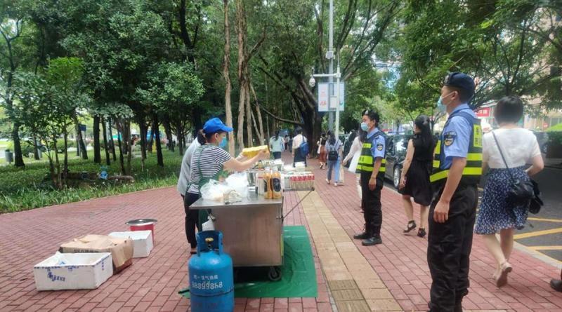 筑牢校园安全防线，香蜜湖街道执法队“织网”布控助力复学复课