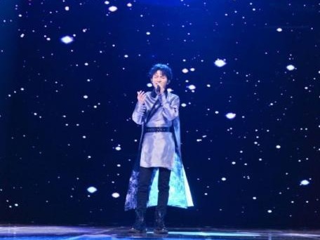 周深担任国风音乐盛典压轴嘉宾 《荒城渡》上热搜