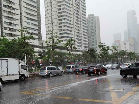 （重）暴雨黄色分区预警发布！本周深圳进入强降水密集