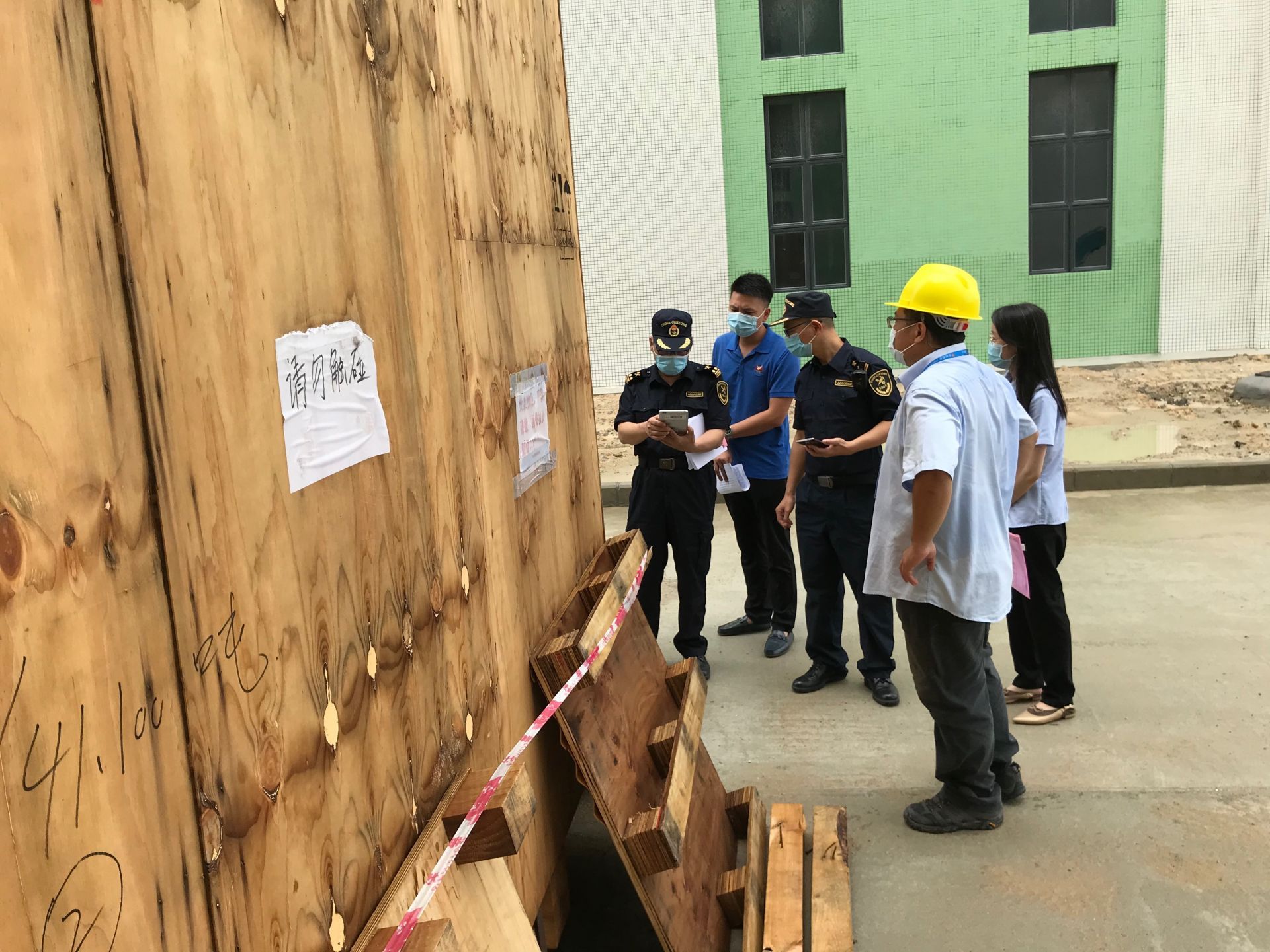 国内首套高阻隔膜材料生产大型成套设备落地汕头 投产后可助力防控疫情