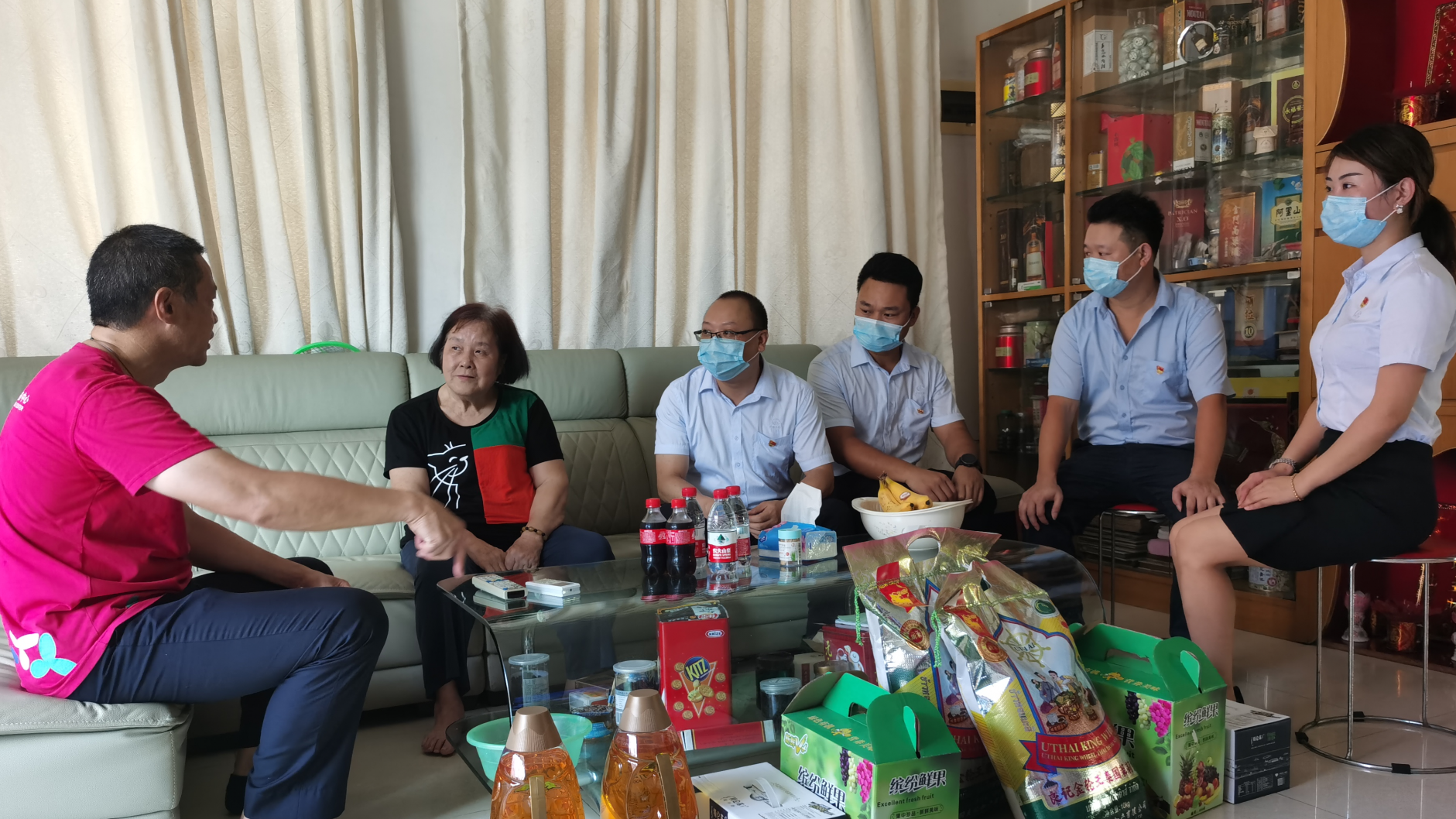联合开展党群服务！光明这个社区党委和两新组织同心同向