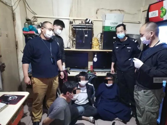 抓贼也能“抓一送二”？深圳警方在同一现场抓获3名不同案件嫌疑人