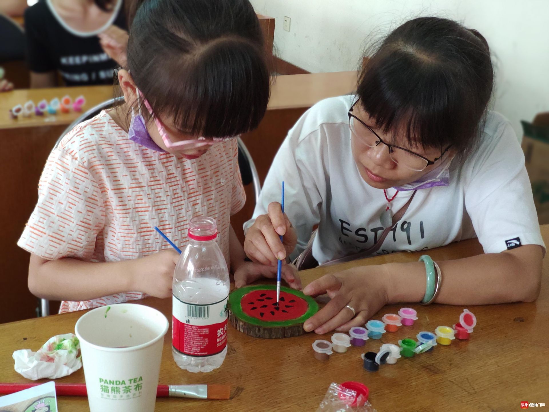 亲子家庭齐上阵！东莞石井社工打造爱心农场