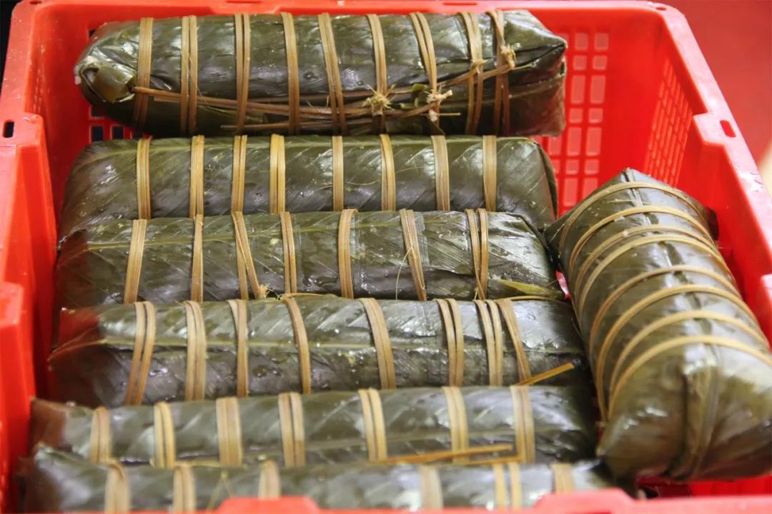 粽子咸甜之争放一放，2分钟视频带你寻味光明越南归侨的别样“粽情”