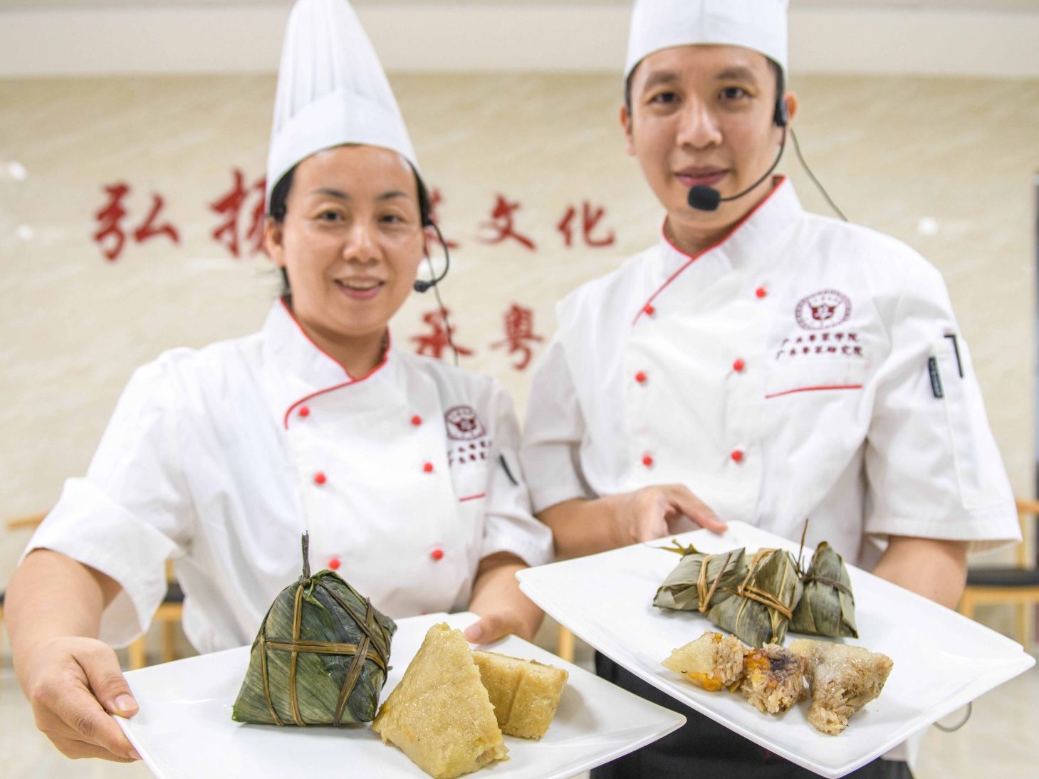赶紧学起来！粤菜点心大师手把手教你做广州咸肉粽