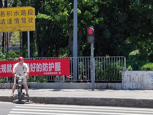 布吉这段路，啥时能修一下？8张图实拍到底有多难行