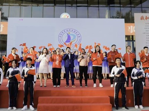 能国际留学也能直升本科 开放职校直播间招生干货信息超多！