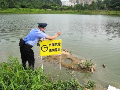 守护青少年儿童安全，燕罗为辖区57个水塘竖立123块警示标识牌