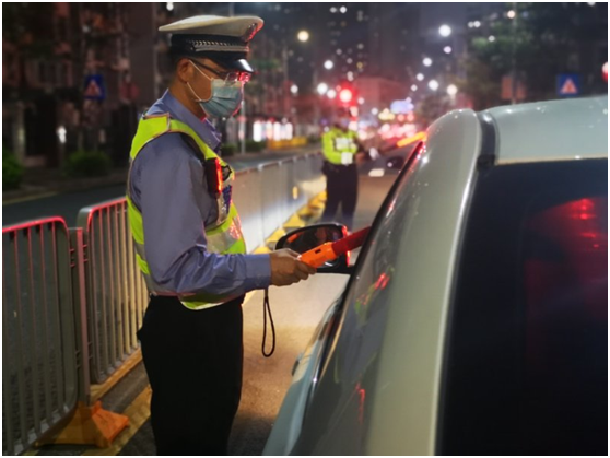 端午不放假 罗湖交警严查酒驾不放松