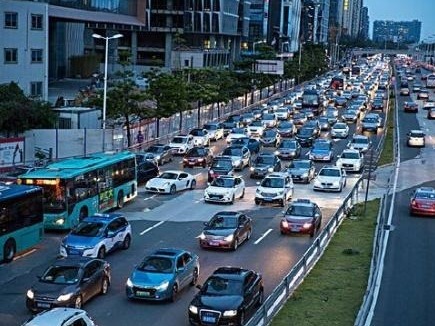 端午假期首日深圳东部景区交通压力较大 交警提醒市民错峰出行