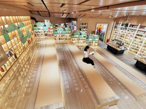 快评 | 探寻疫情下深圳覔书店三店连开的底气和力量