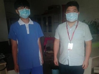 行李箱落在公交车上，暖心司机妥善保管物归原主